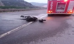 Otomobil ile Motosiklet Çarpıştı: 1 Ölü, 5 Yaralı