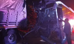 İşçi Servisi TIR’a Çarptı: 5’i Ağır 20 Yaralı