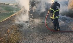 Seyir halindeki beton mikseri alev alev yandı