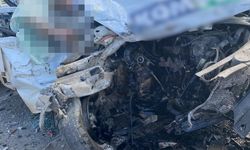 Tır ile kamyonet çarpıştı: 1 ölü, 2 yaralı