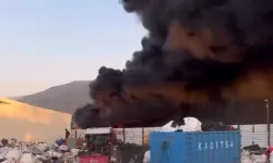 Bursa’da Geri Dönüşüm Tesisinde Yangın Çıktı, Gökyüzünü Dumanlar Kapladı