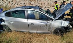 Devrilen otomobilde anne, bebeği ve kız kardeşi hayatını kaybetti