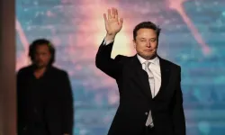 Elon Musk’tan Yeni Tesla Sürprizi! “Minivandan Çok Daha Havalı Bir Araç Geliyor” Diyerek Yeni Modelin Sinyalini Verdi