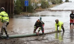 İspanya Zaragoza’da Şiddetli Sel: Araçlar Sular Altında Mahsur Kaldı