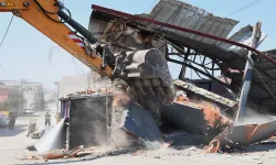 Osmangazi’de Yüksek Gerilim Altındaki Kaçak İş Yeri Yıkıldı
