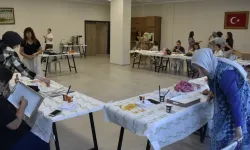 Karacabey Belediyesi’nden ahşap boyama atölyesiyle sanata davet