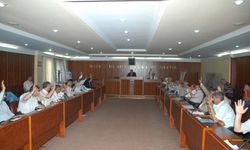 Umre Sonrası Tesettüre Giren Meclis Üyesi İstifa Etti