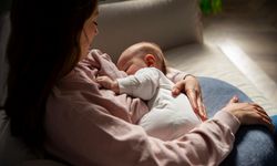 Cünüp İken Bebek Emzirilebilir mi? Diyanet’ten Net Açıklama