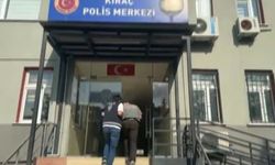 İlkokul Önünde Uyuşturucu Kullanan Şahıslar Yakalandı