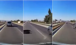 Bursa Karacabey yolunda araç, yola atılan kamyon lastiğine çarptı