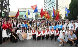 Bursa’da 19. Balkan Festivali Renkli Kortej Yürüyüşüyle Başladı