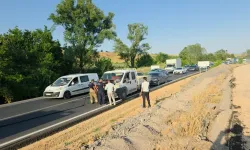 Bursa-Ankara Yolunda Seyir Halindeki Kamyonet Alev Aldı