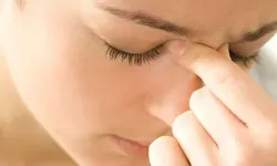 Sinüzit Diş Ağrısı Yapar mı Nasıl Ayırt Edilir? Bu Sorunun Arkasında Gerçekten Sinüzit mi Var?