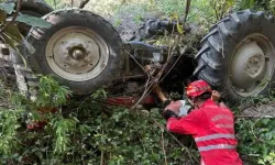 Ters Dönen Traktörün Altında Kalan Sürücü İtfaiye Ekiplerince Kurtarıldı
