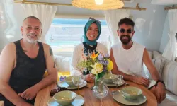 Ünlü Sanatçılar Aynı Karavanın Peşine Düştü