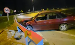 İnegöl’de Alkollü Sürücü Bariyere Çarptı: 1 Yaralı