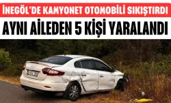 İnegöl'de Kamyonet Otomobili Sıkıştırdı! Aynı Aileden 5 Kişi Yaralandı