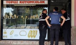 Kuyumcudan 750 bin liralık bilezik çalıp kaçtı