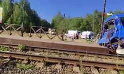 Rusya'da otobüs ile tren çarpıştı: 1 ölü, 16 yaralı