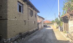 Yaşlı kadın evinde ölü olarak bulundu