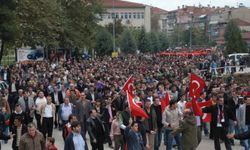 İnegöl Şehitler İçin Tek Yürek Oldu: Saldırıya Lanet Yağdı