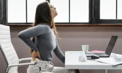 Masa Başında Uzun Süre Oturmak Sağlığınızı Gerçekten Ne Kadar Tehdit Ediyor?