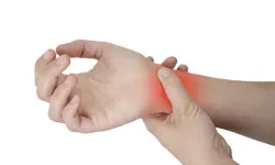 Sinir Sıkışması Nedir, Neden Olur ve Nasıl Tedavi Edilir?