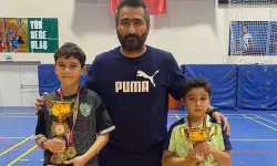 Bursa'da Minikler Masa Tenisi Turnuvasında Çifte Şampiyonluk