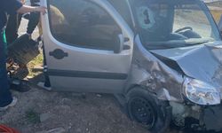 Çankırı’da otomobil ile hafif ticari araç çarpıştı! 1 ölü, 4 yaralı