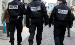 Fransa’da araç yayaların arasına daldı: 9 yaralı