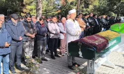 İstanbul’daki Zehirlenme Vakasında Anne ve İki Çocuğu Yan Yana Defnedildi