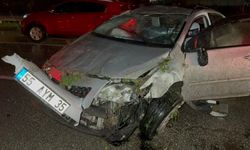 Hurdaya dönen araçtan yara almadan çıktılar