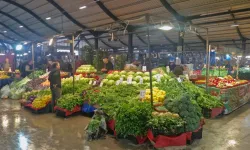 İnegöl Perşembe pazarında sebze ve meyve fiyatları