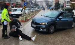 İnegöl’de otomobilin çarptığı motosikletin sürücüsü yaralandı