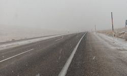 Sivas’ta kar yağışı ulaşımı olumsuz etkiledi