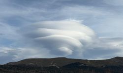 Uludağ semalarında mercek şeklinde bulut oluştu
