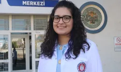 Yanlış ilaçla işitme kaybı yaşayan Selen doktor oldu