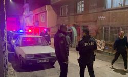 Bursa'da eve yapılan baskında cephanelik çıktı, arama sırasında polise saldırdılar