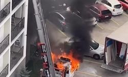 Bursa'da Taşınma Sırasında Kamyon Alev Alev Yandı