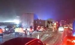 Bolu Dağı Tüneli çıkışında 6 aracın karıştığı zincirleme kaza