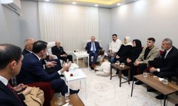 Cumhurbaşkanı Erdoğan, depremzede aileyi yeni yuvasında ziyaret etti