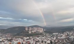 Bursa semalarında yağışsız havada gökkuşağı görüldü