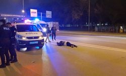 Burs'da Yolun Karşısına Geçen Yayaya Otomobil Çarptı