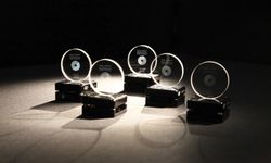 Cam Disklerle Veri Depolamada Yeni Bir Dönem Başlıyor! 360 TB Kapasite ve Milyarlarca Yıl Dayanıklılık