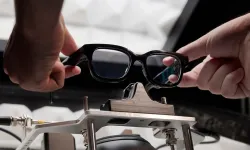 Google’ın Yapay Zekâlı Akıllı Gözlükleri 2026’da Raflarda! Sesli Komutlu ve Ekranlı Yeni Nesil Giyilebilir Teknoloji Gel