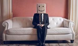 Gülümseyen Depresyon (Atipik) Nedir? Belirtileri, Nedenleri Ve Tedavi Yöntemleri Nelerdir?