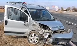 Hastaneden dönen karı koca kaza yapıp hastanelik oldu