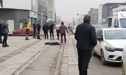 İnegöl Ertuğrulgazi Caddesi'nde Hareketli Dakikalar! Yoldan Geçenler Anlam Veremedi...