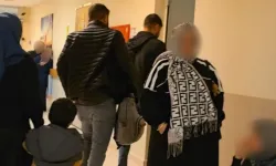 İnegöl'de hafif ticari araç ağaca çarptı: 4 yaralı