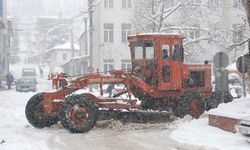 İnegöl’de Kar Hayatı Felç Etti | İnegöl'de Ulaşım Durdu, Okullar Tatil Edildi
